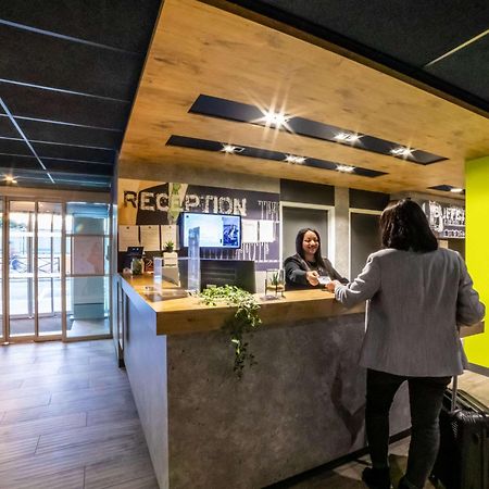 Ibis Budget Paris Clichy Mairie מראה חיצוני תמונה