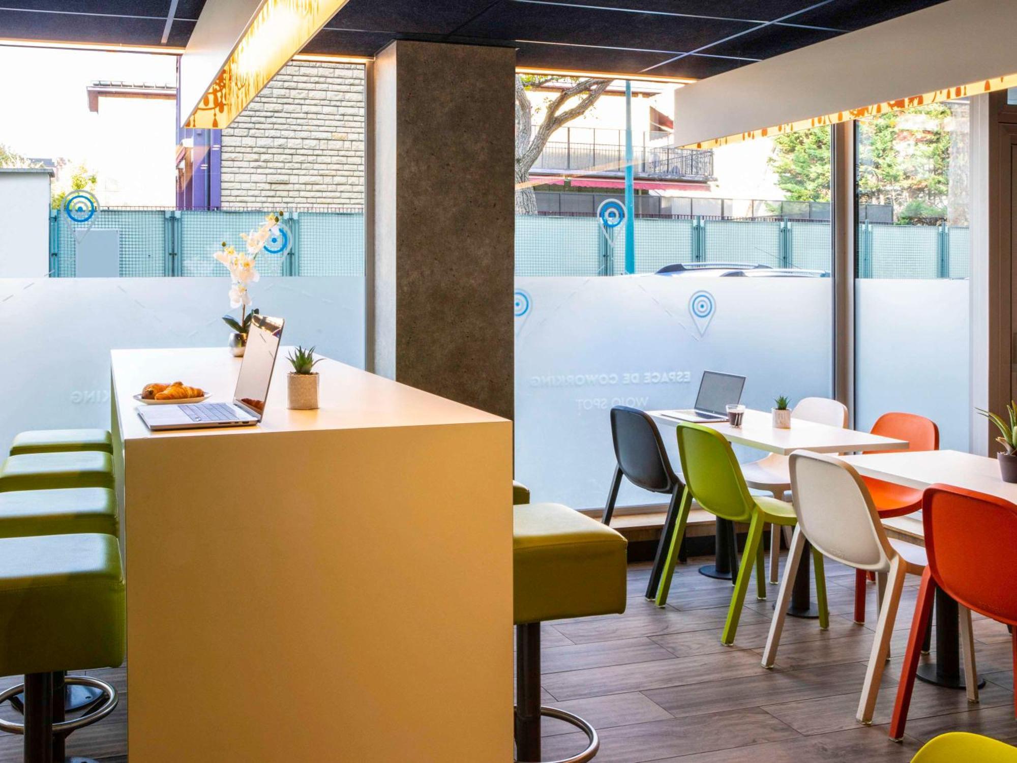 Ibis Budget Paris Clichy Mairie מראה חיצוני תמונה