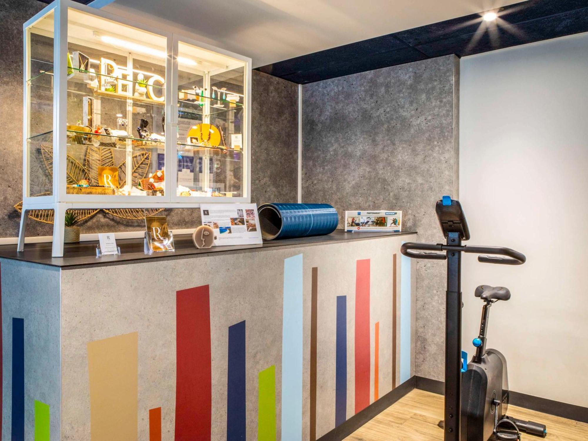 Ibis Budget Paris Clichy Mairie מראה חיצוני תמונה