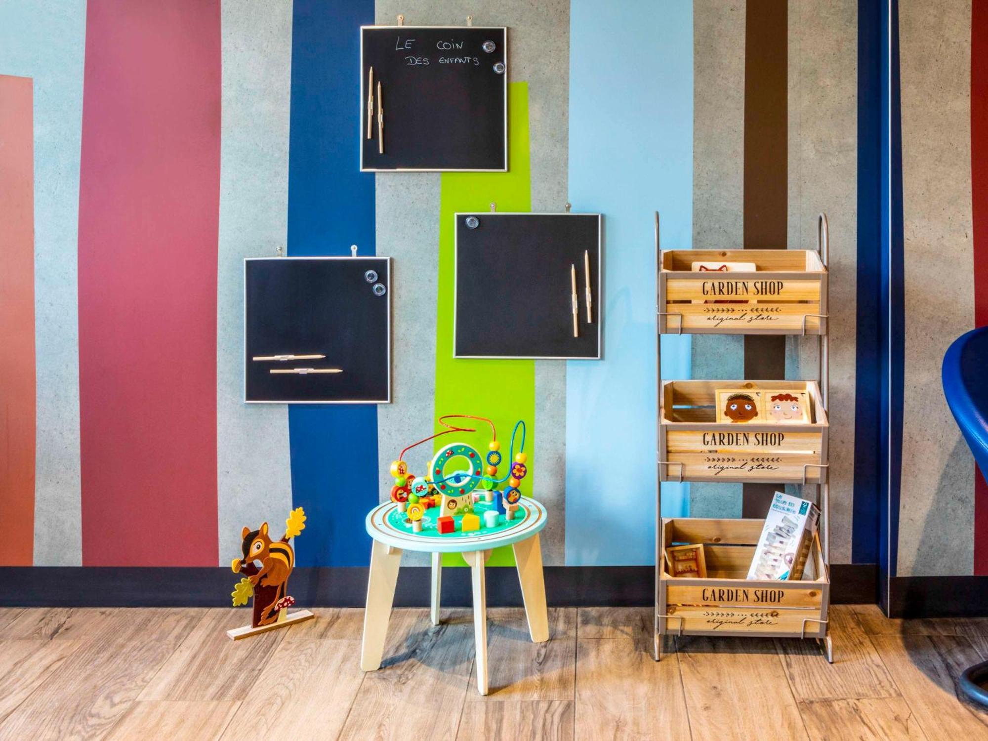 Ibis Budget Paris Clichy Mairie מראה חיצוני תמונה