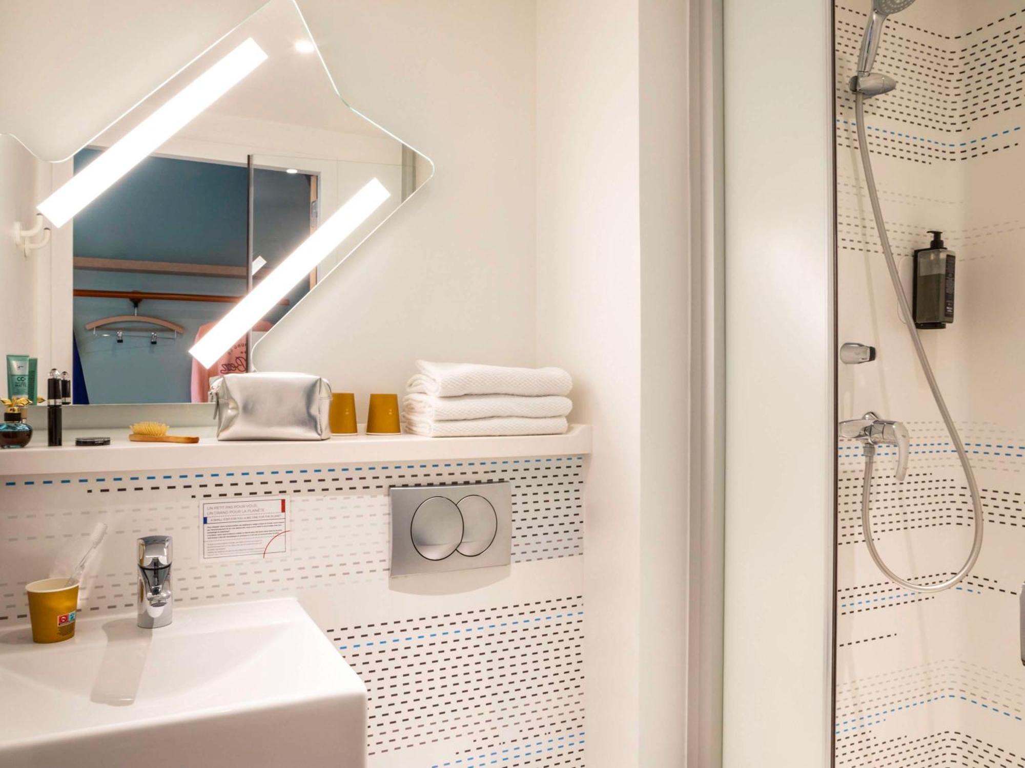 Ibis Budget Paris Clichy Mairie מראה חיצוני תמונה