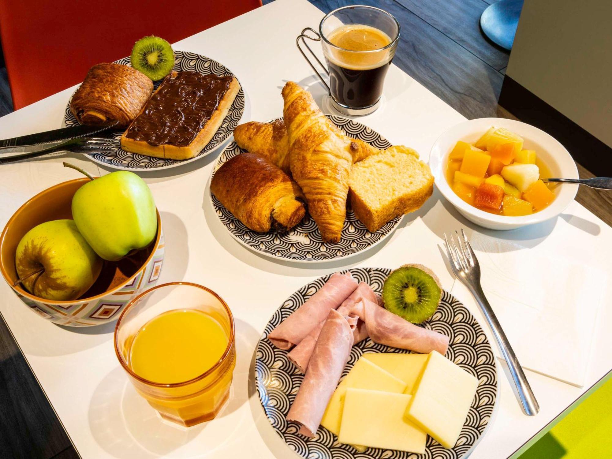 Ibis Budget Paris Clichy Mairie מראה חיצוני תמונה