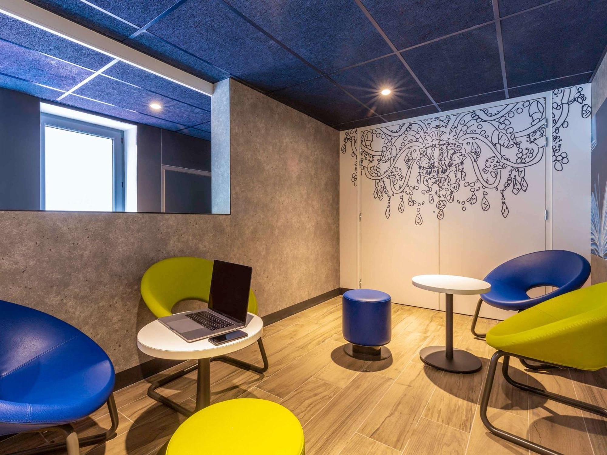 Ibis Budget Paris Clichy Mairie מראה חיצוני תמונה