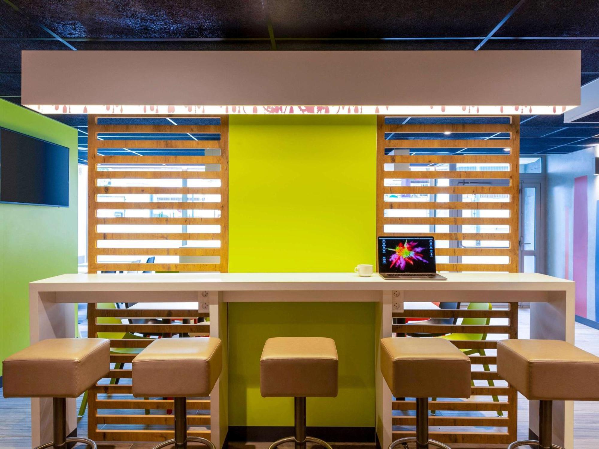 Ibis Budget Paris Clichy Mairie מראה חיצוני תמונה