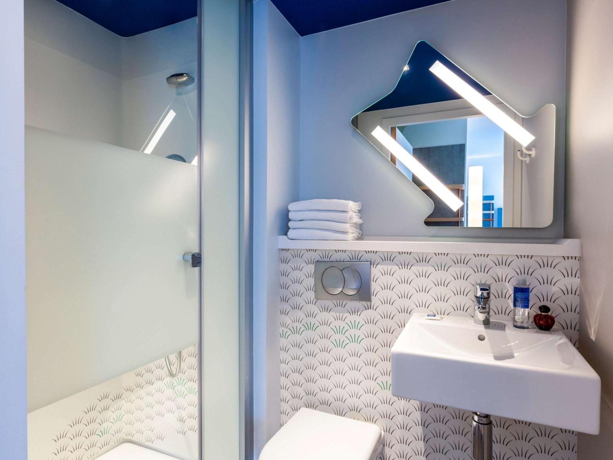 Ibis Budget Paris Clichy Mairie מראה חיצוני תמונה