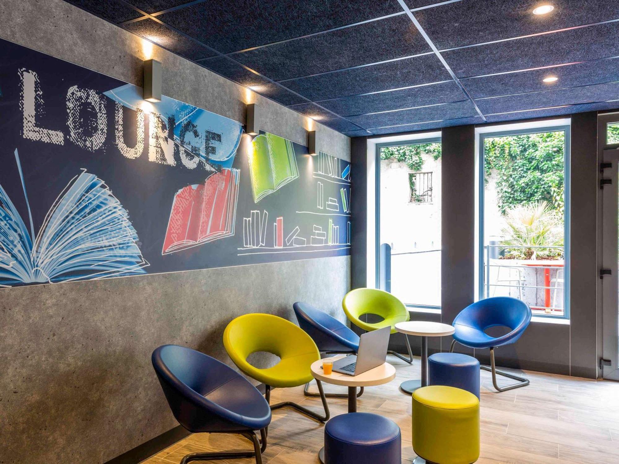 Ibis Budget Paris Clichy Mairie מראה חיצוני תמונה