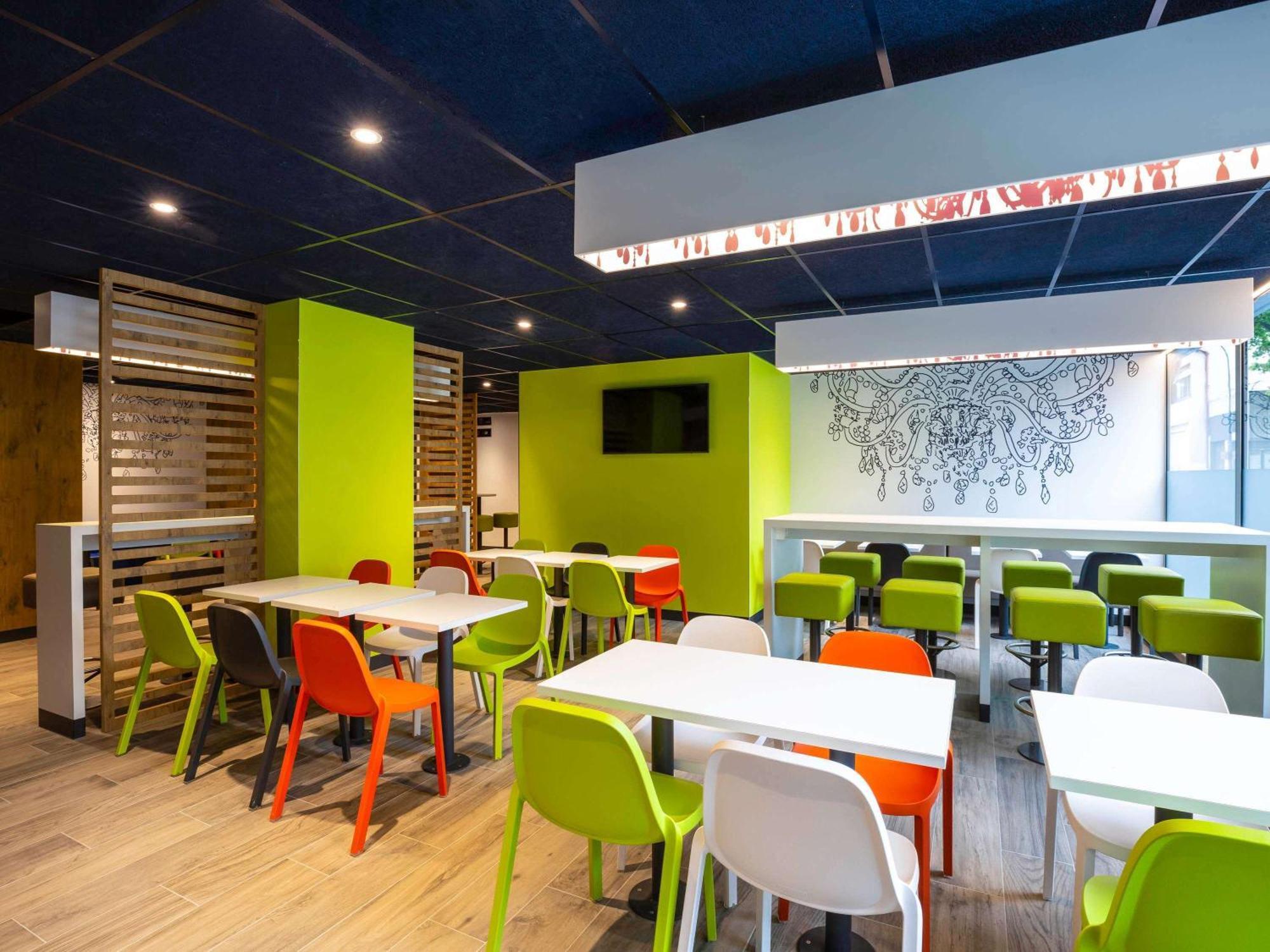 Ibis Budget Paris Clichy Mairie מראה חיצוני תמונה