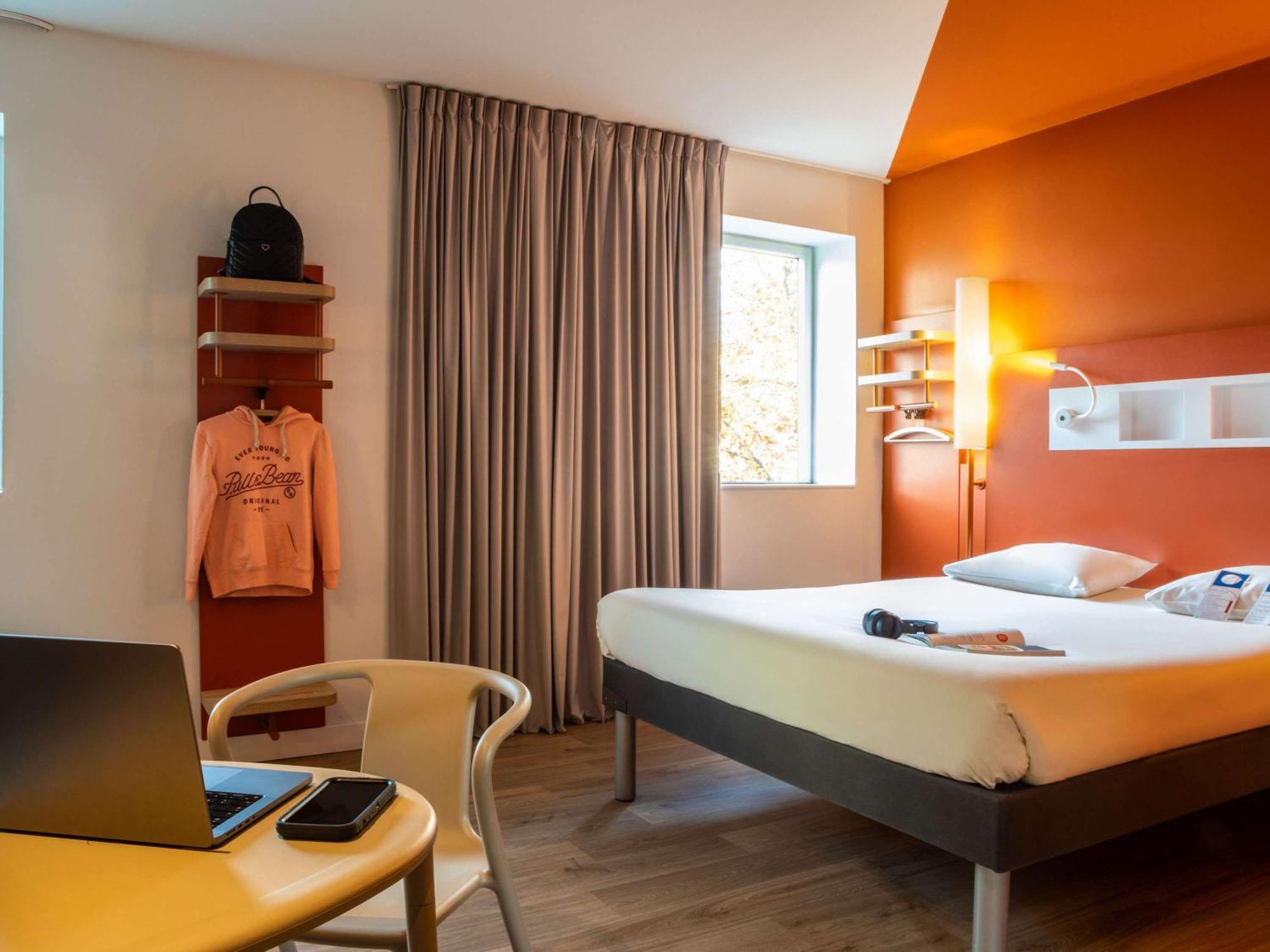 Ibis Budget Paris Clichy Mairie מראה חיצוני תמונה
